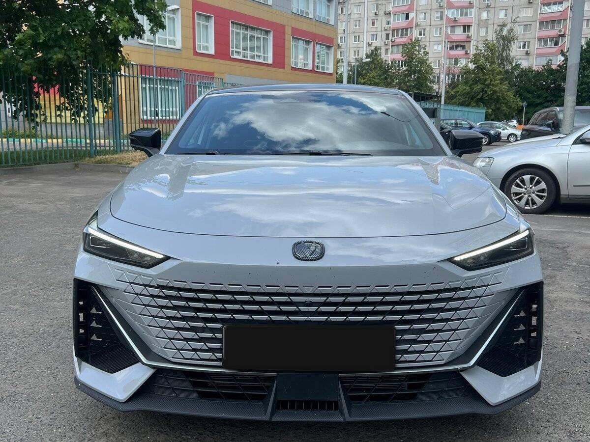 Changan UNI-V с пробегом — 2024 год. Фото: #2