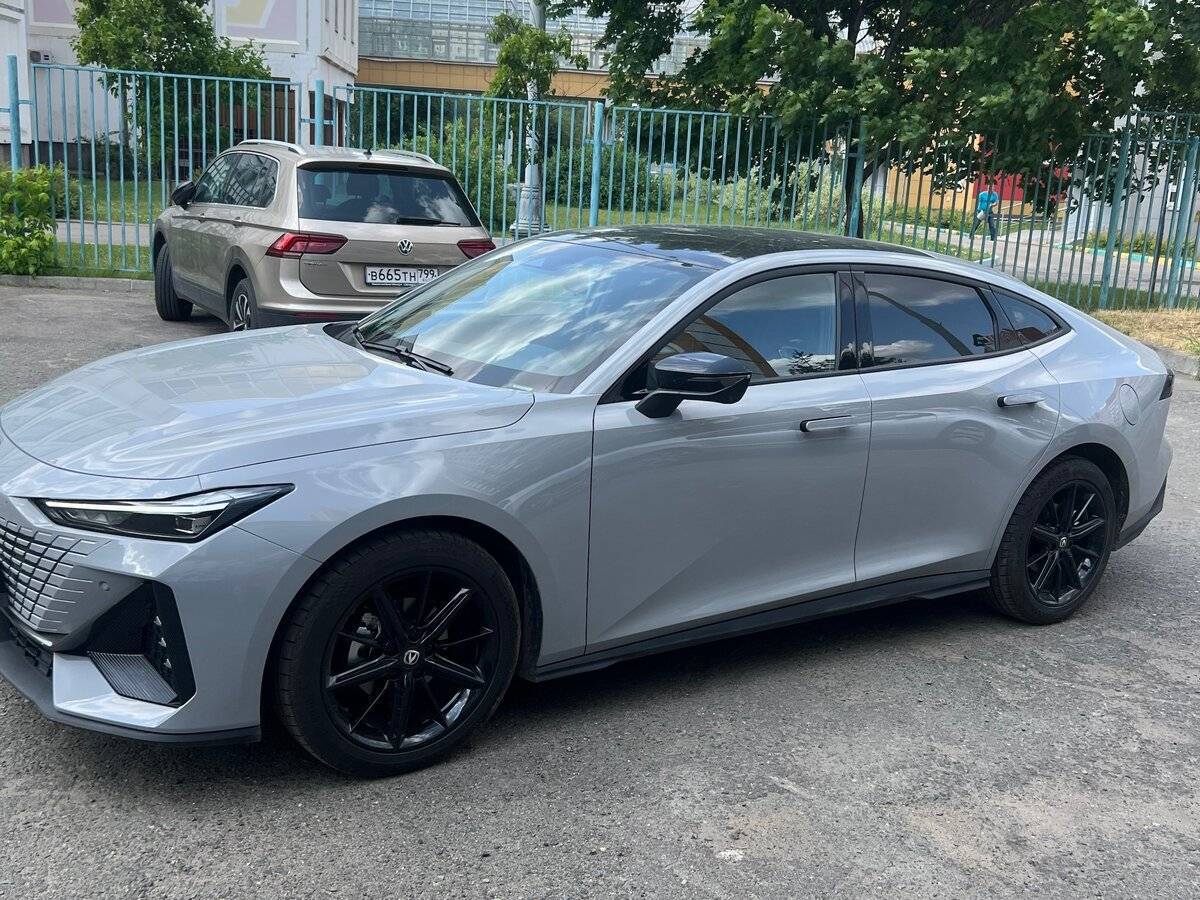 Changan UNI-V с пробегом — 2024 год. Фото: #6