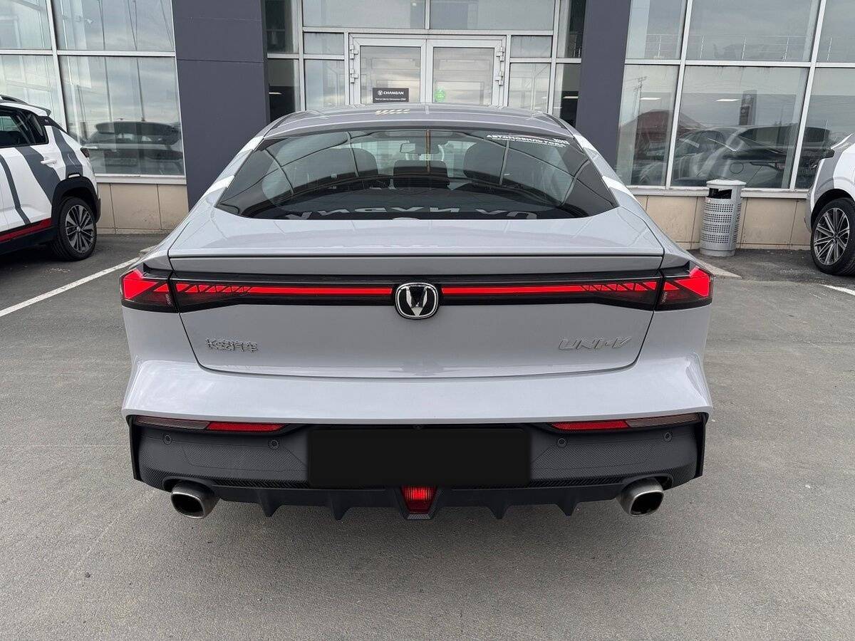 Changan UNI-V с пробегом — 2023 год. Фото: #6