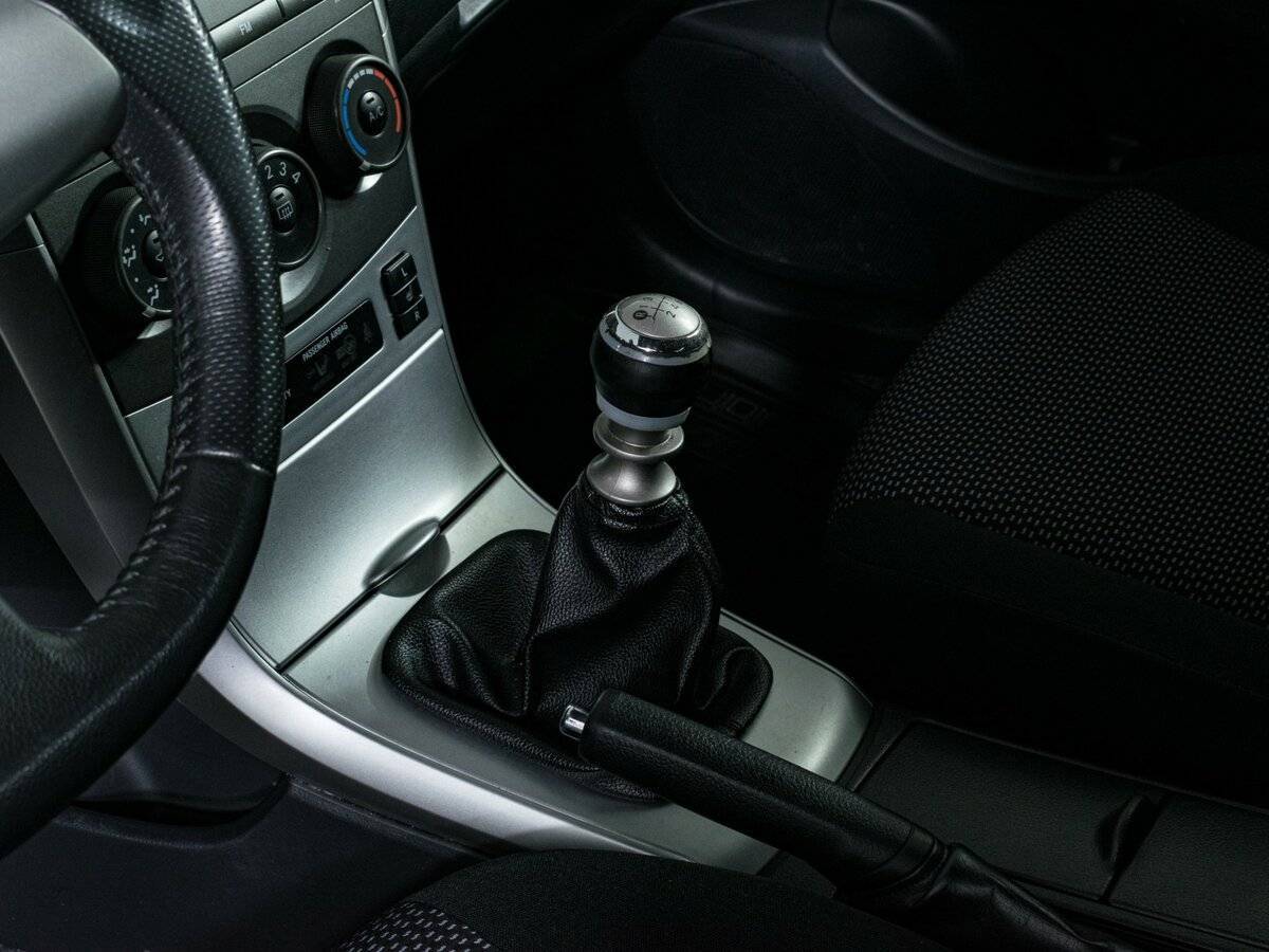 Toyota Corolla с пробегом — 2011 год. Фото: #12