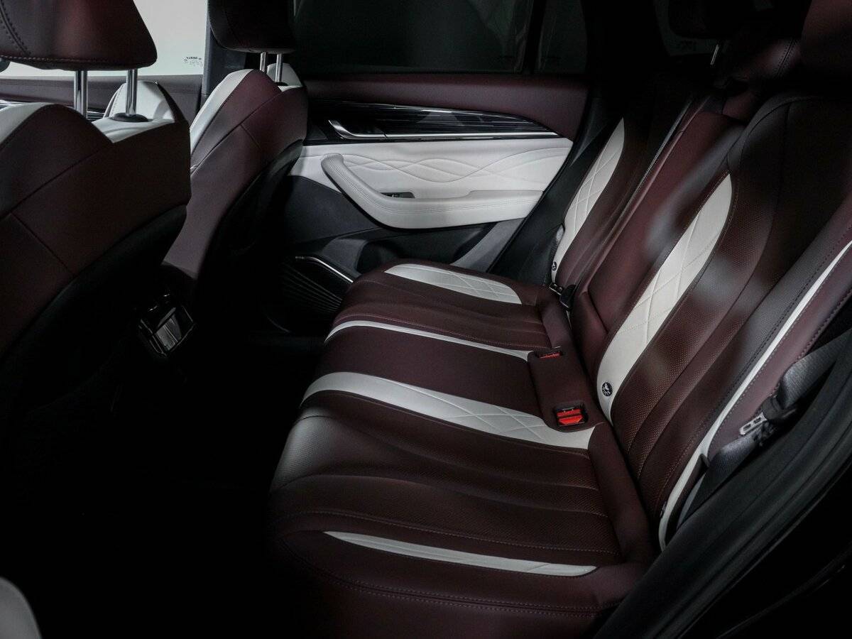 Geely Monjaro с пробегом — 2023 год. Фото: #9