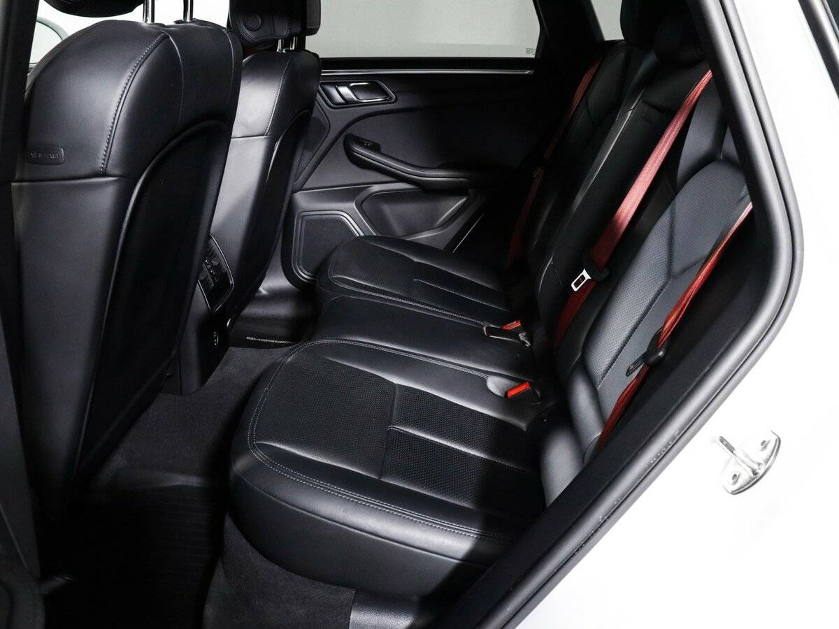Porsche Macan с пробегом — 2021 год. Фото: #9