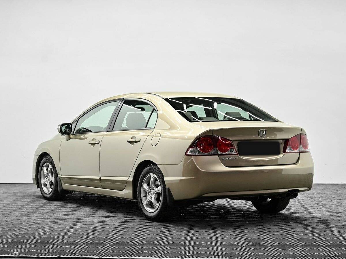 Honda Civic с пробегом — 2008 год. Фото: #2