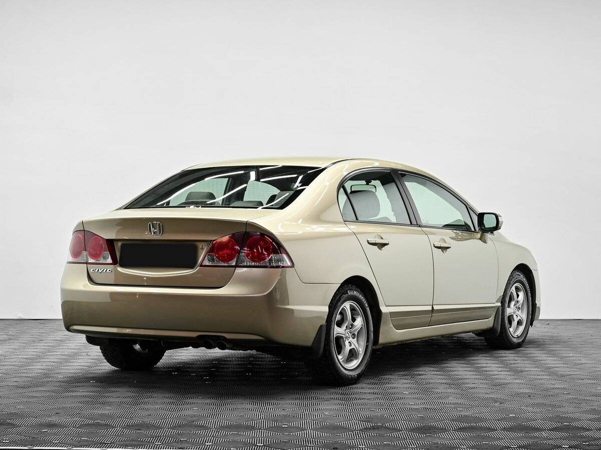 Honda Civic с пробегом — 2008 год. Фото: #3