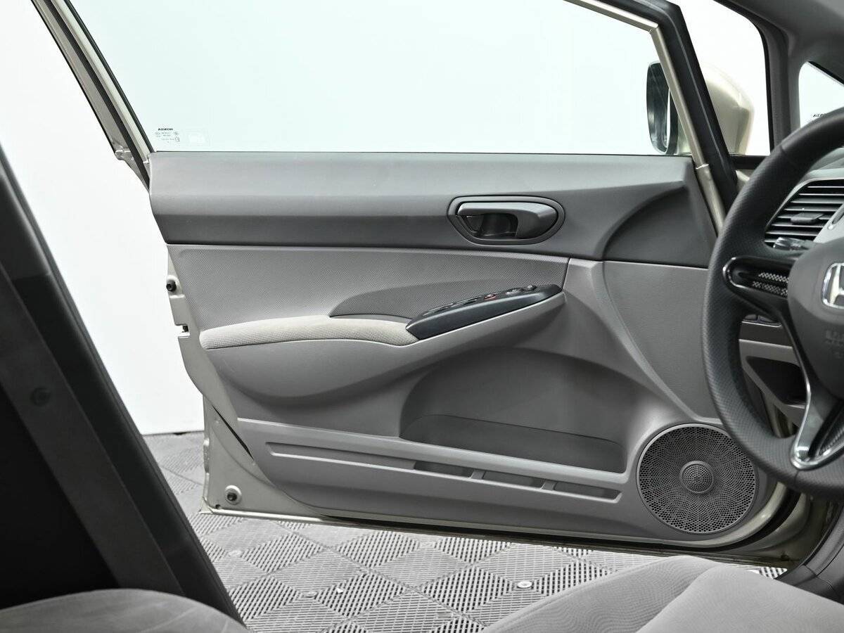 Honda Civic с пробегом — 2008 год. Фото: #5