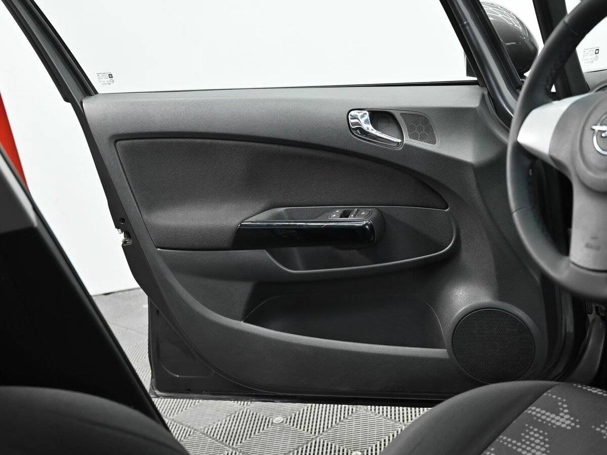 Opel Corsa с пробегом — 2011 год. Фото: #6
