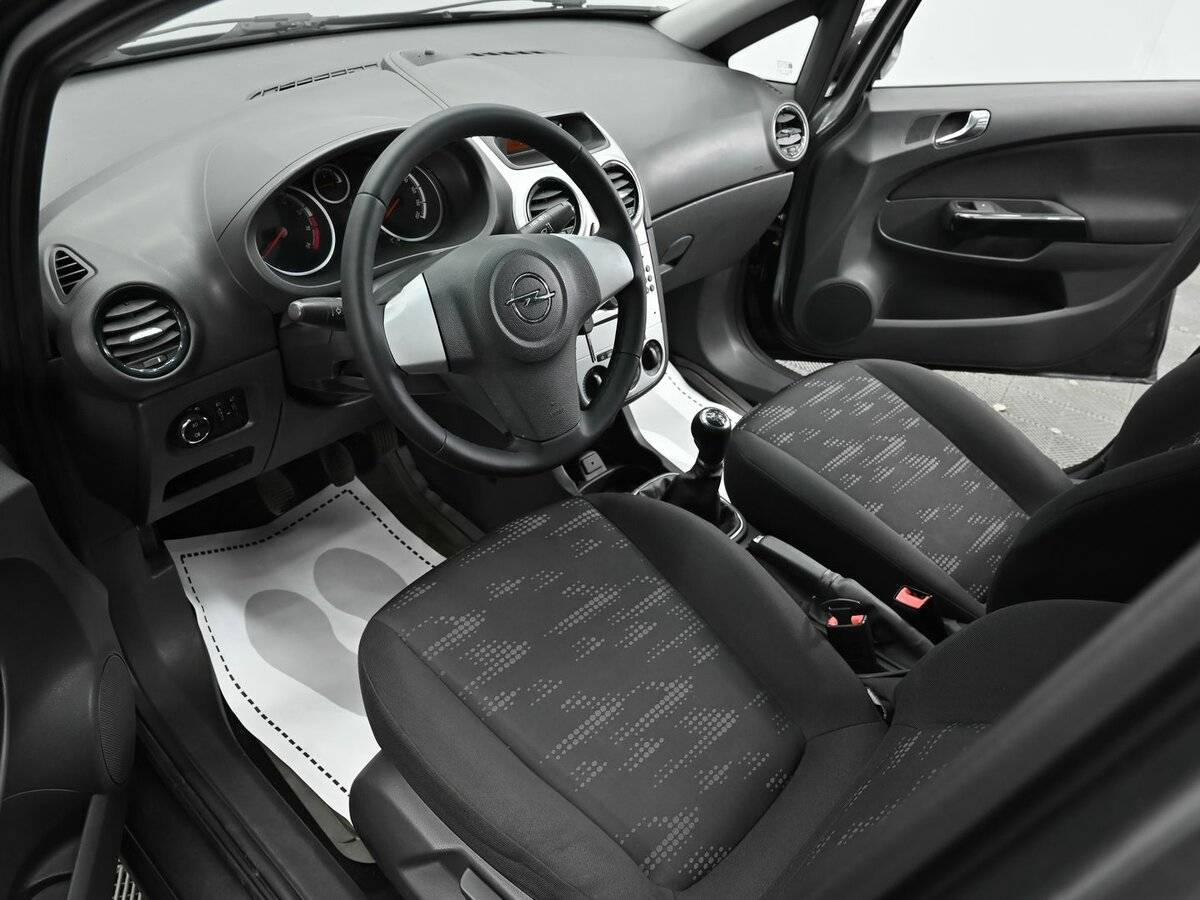 Opel Corsa с пробегом — 2011 год. Фото: #7