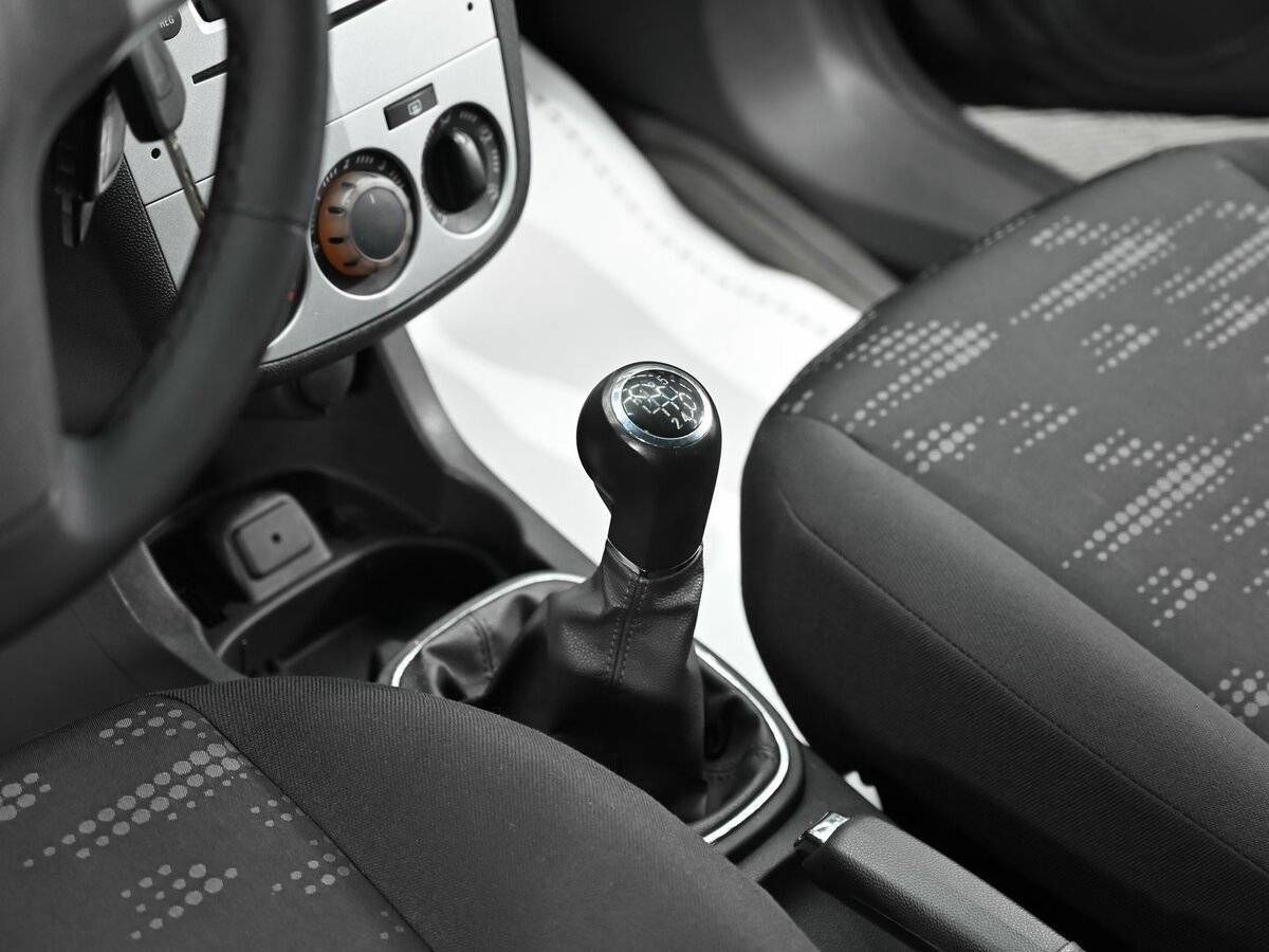 Opel Corsa с пробегом — 2011 год. Фото: #9