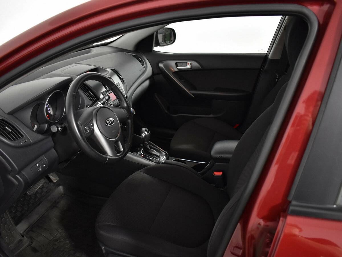 Kia Cerato с пробегом — 2011 год. Фото: #8