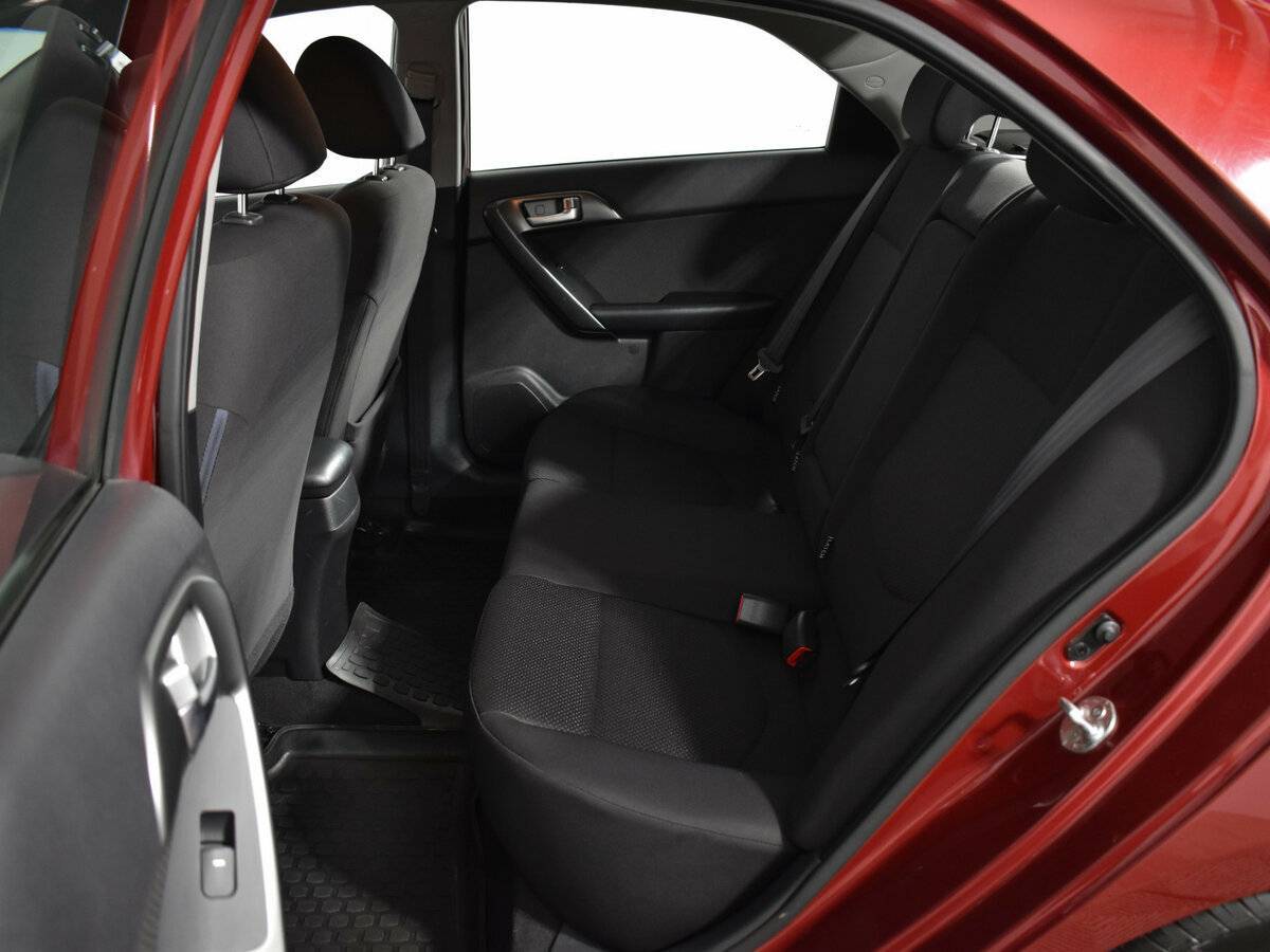 Kia Cerato с пробегом — 2011 год. Фото: #11