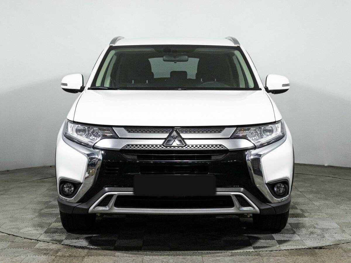 Mitsubishi Outlander с пробегом — 2021 год. Фото: #1