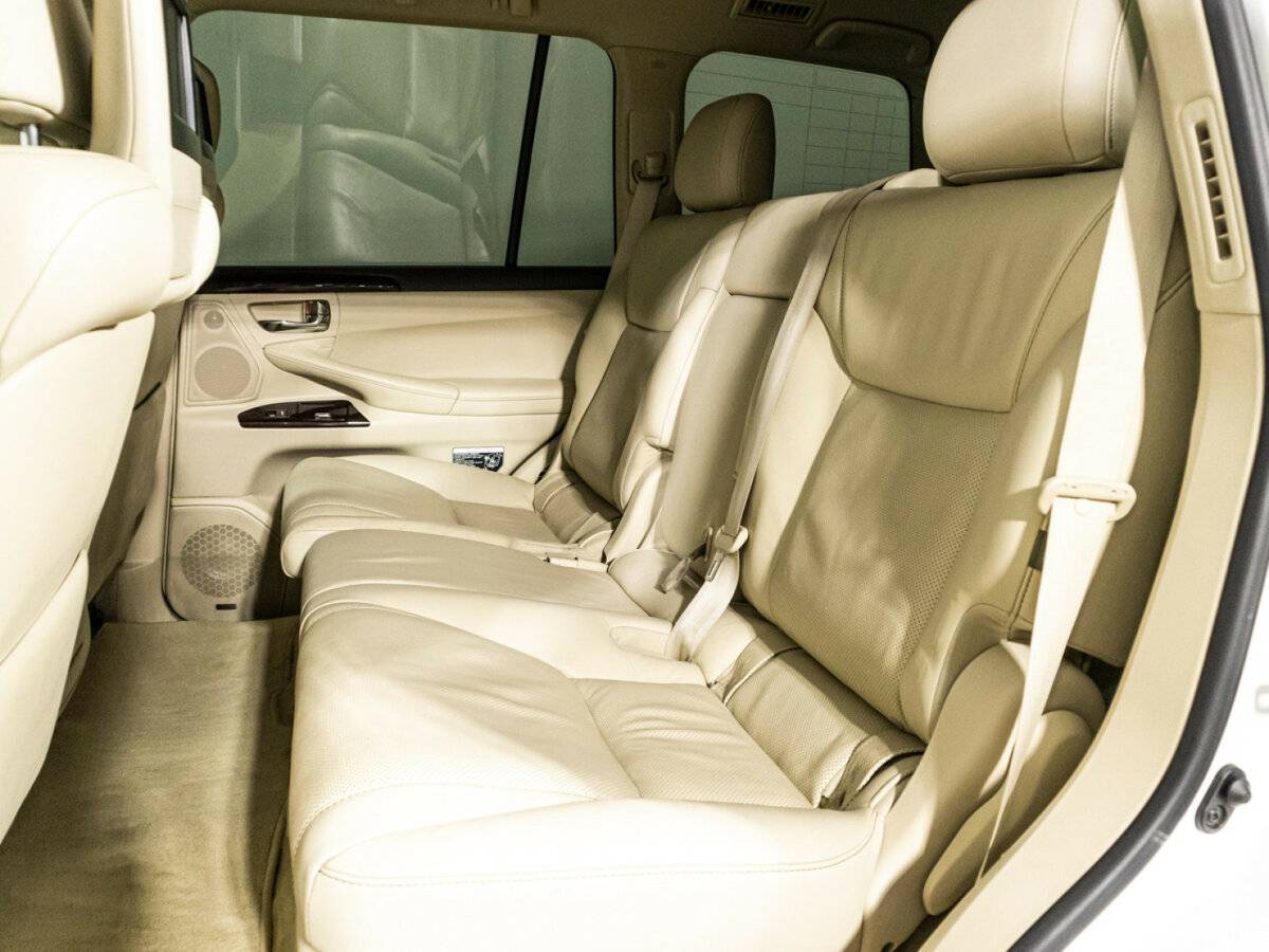 Lexus LX с пробегом — 2013 год. Фото: #9