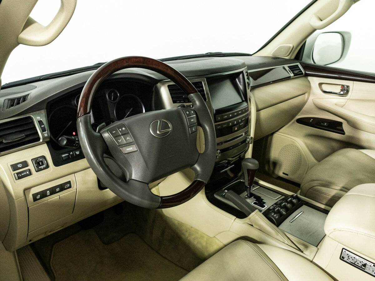 Lexus LX с пробегом — 2013 год. Фото: #10