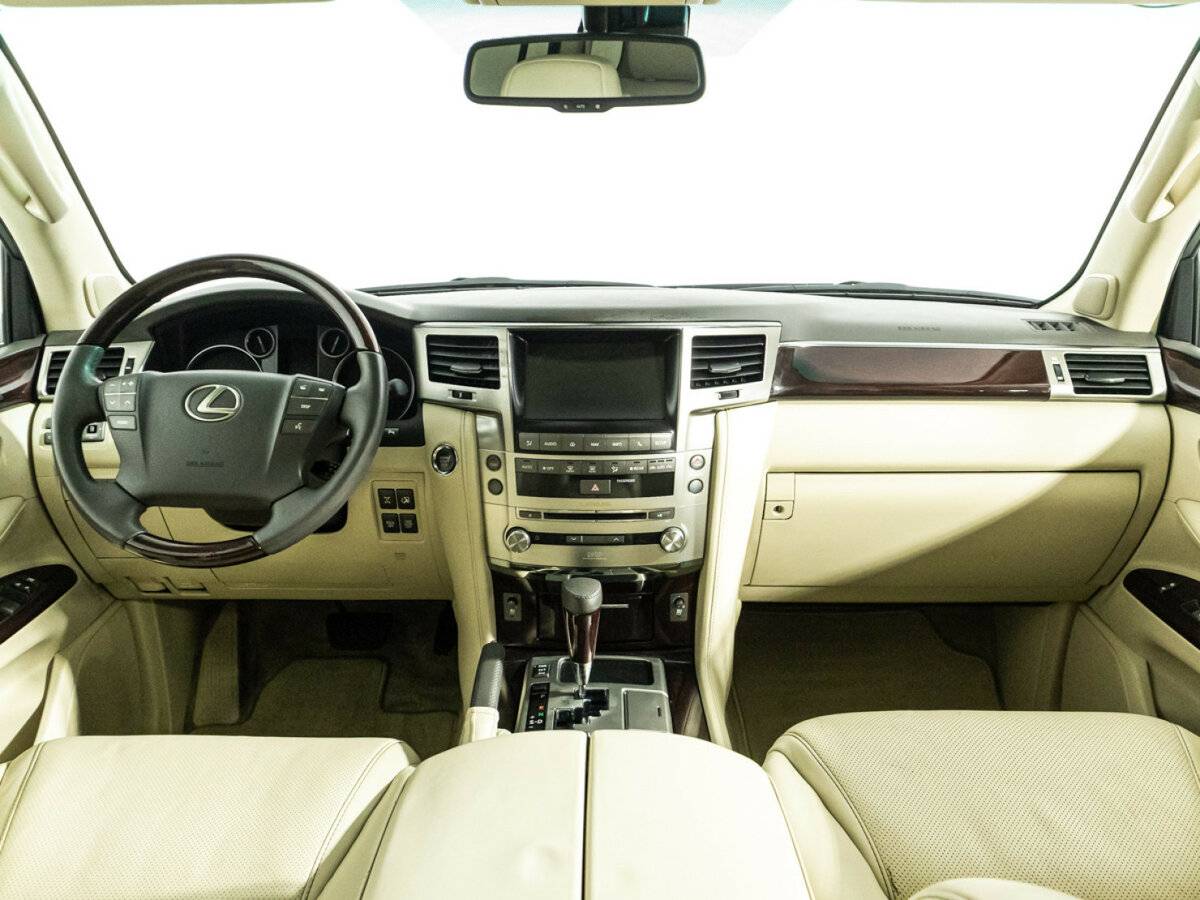 Lexus LX с пробегом — 2013 год. Фото: #12