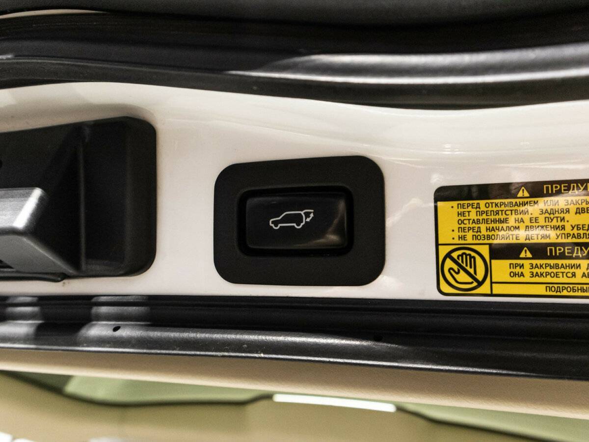 Lexus LX с пробегом — 2013 год. Фото: #15