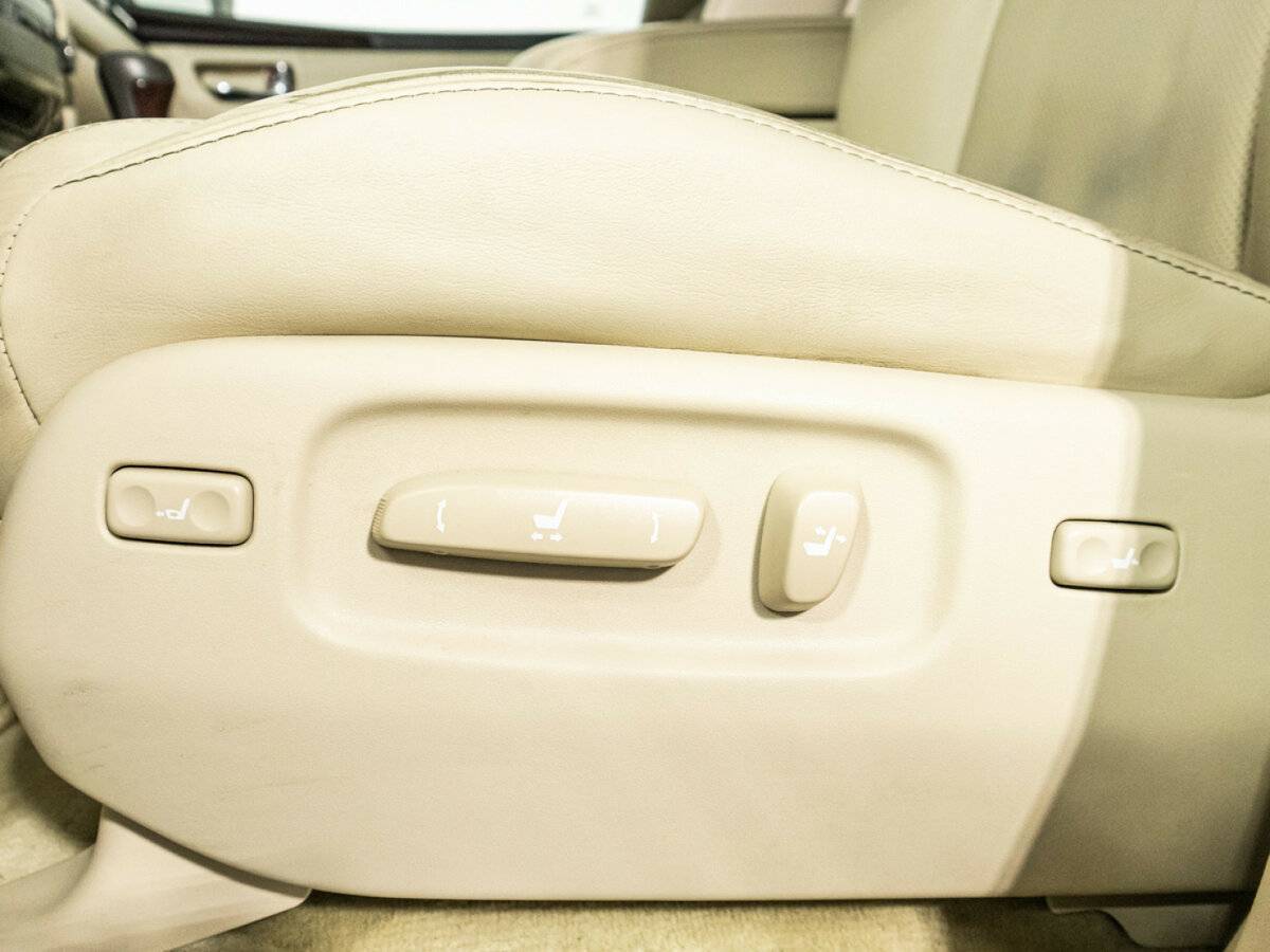 Lexus LX с пробегом — 2013 год. Фото: #17