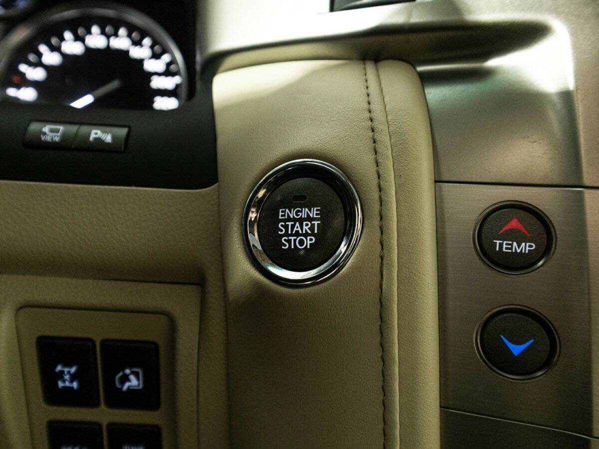 Lexus LX с пробегом — 2013 год. Фото: #23