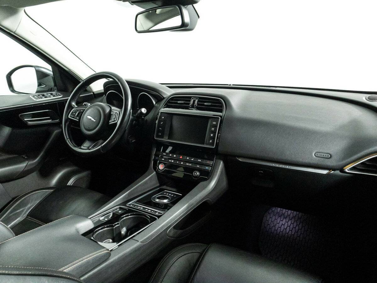 Jaguar F-Pace с пробегом — 2017 год. Фото: #8