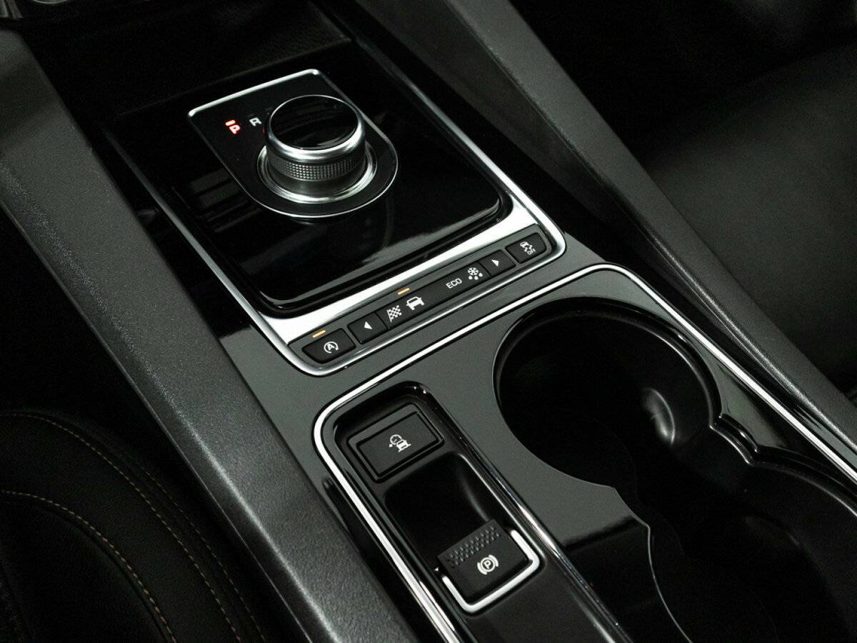 Jaguar F-Pace с пробегом — 2017 год. Фото: #19