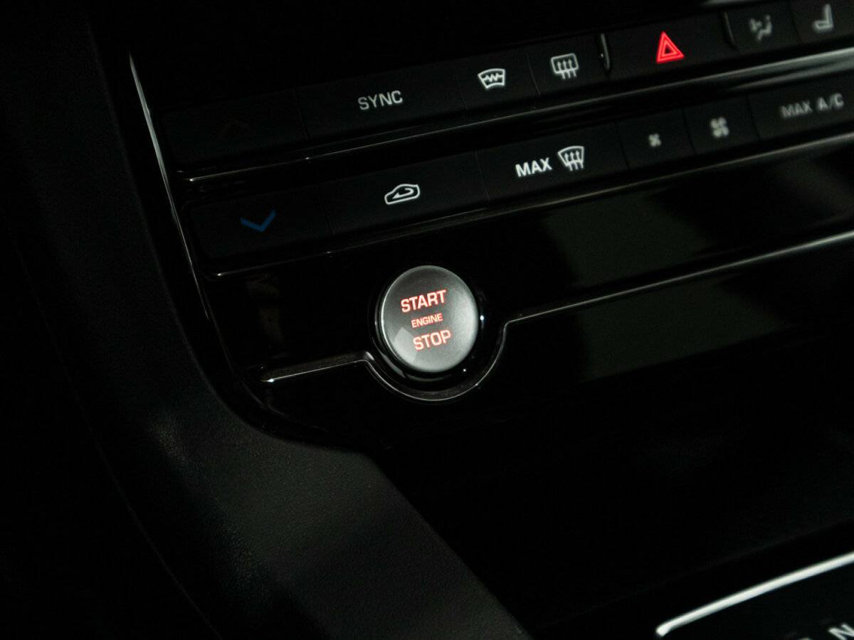 Jaguar F-Pace с пробегом — 2017 год. Фото: #22