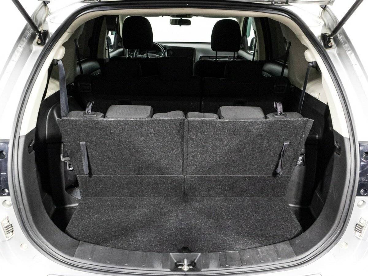 Mitsubishi Outlander с пробегом — 2020 год. Фото: #12