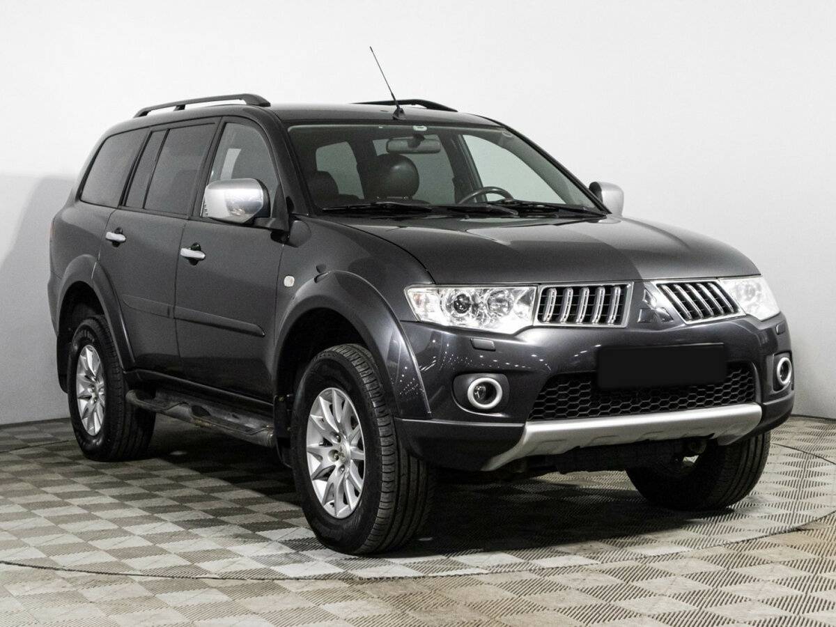 Mitsubishi Pajero Sport с пробегом — 2011 год. Фото: #2