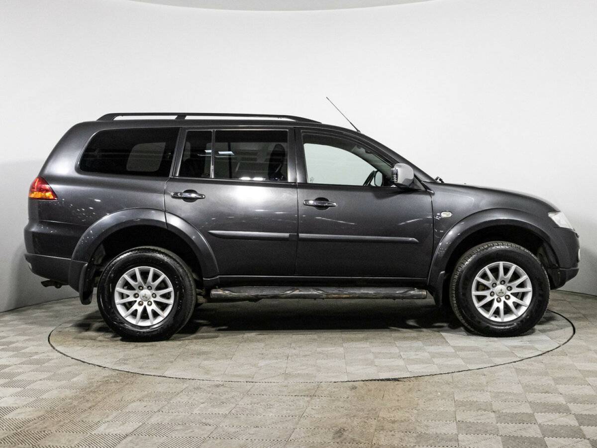 Mitsubishi Pajero Sport с пробегом — 2011 год. Фото: #3