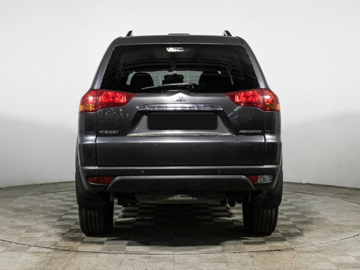 Mitsubishi Pajero Sport с пробегом — 2011 год. Фото: #5