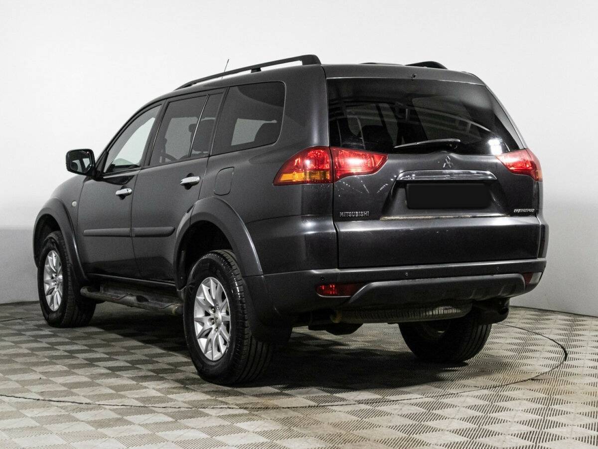 Mitsubishi Pajero Sport с пробегом — 2011 год. Фото: #6