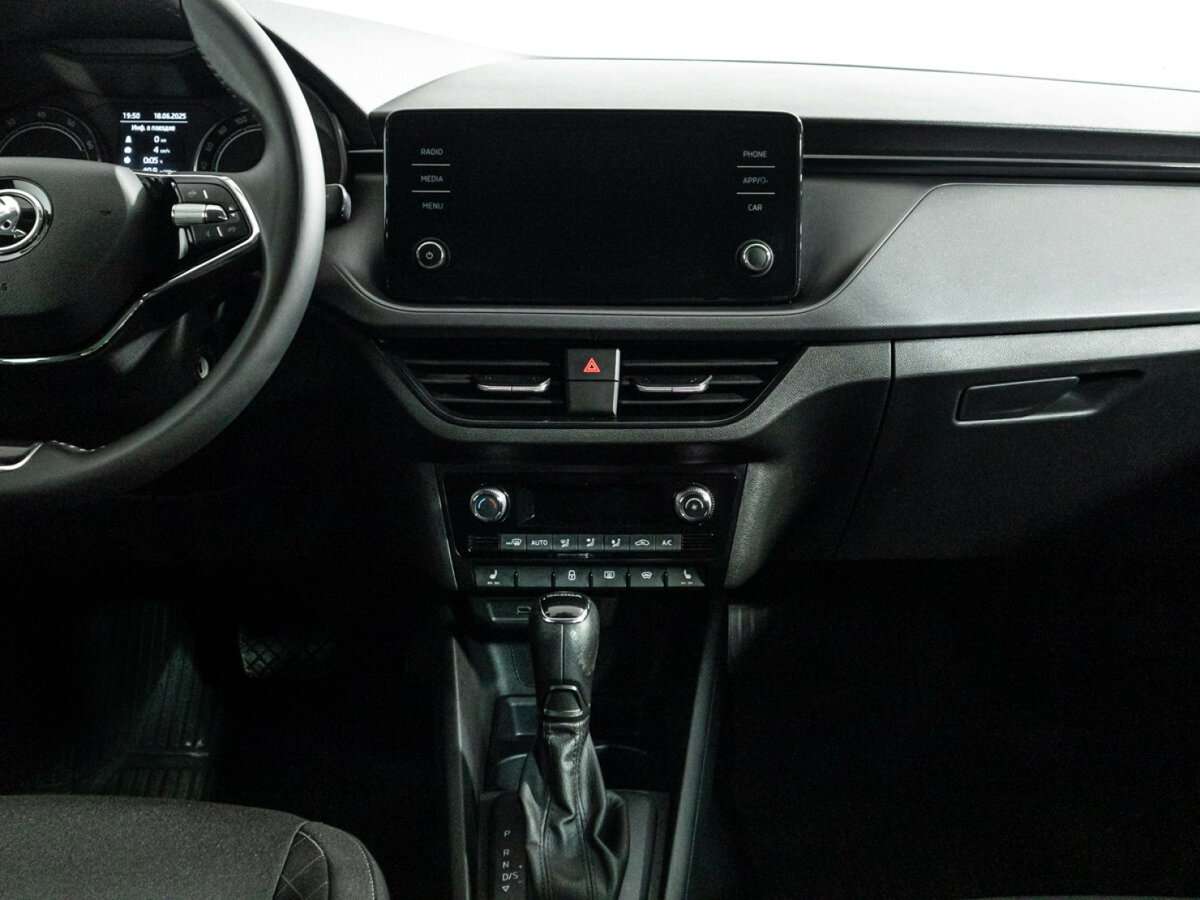 Skoda Rapid с пробегом — 2021 год. Фото: #13