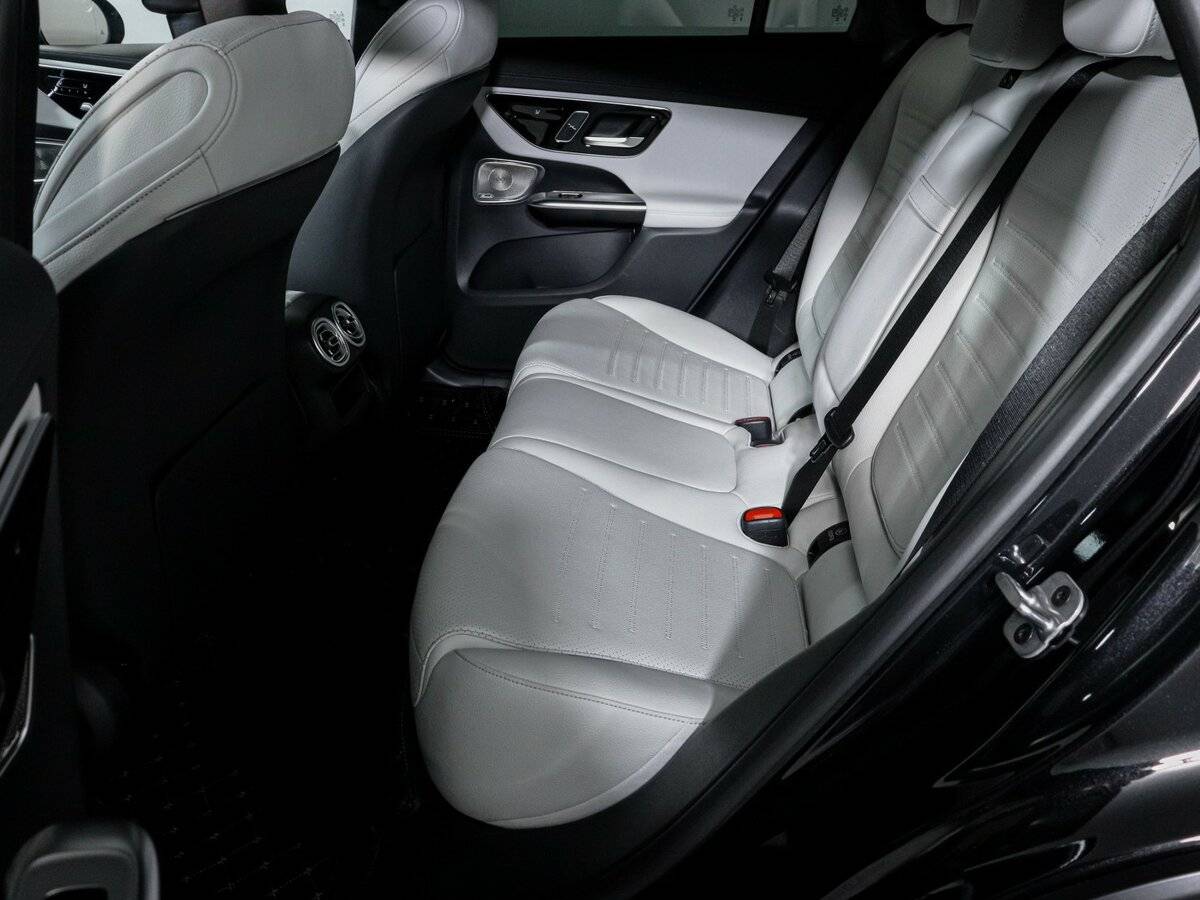 Mercedes-Benz GLC Coupe с пробегом — 2024 год. Фото: #9