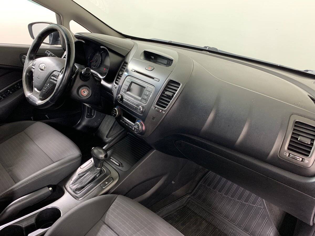 Kia Cerato с пробегом — 2013 год. Фото: #12