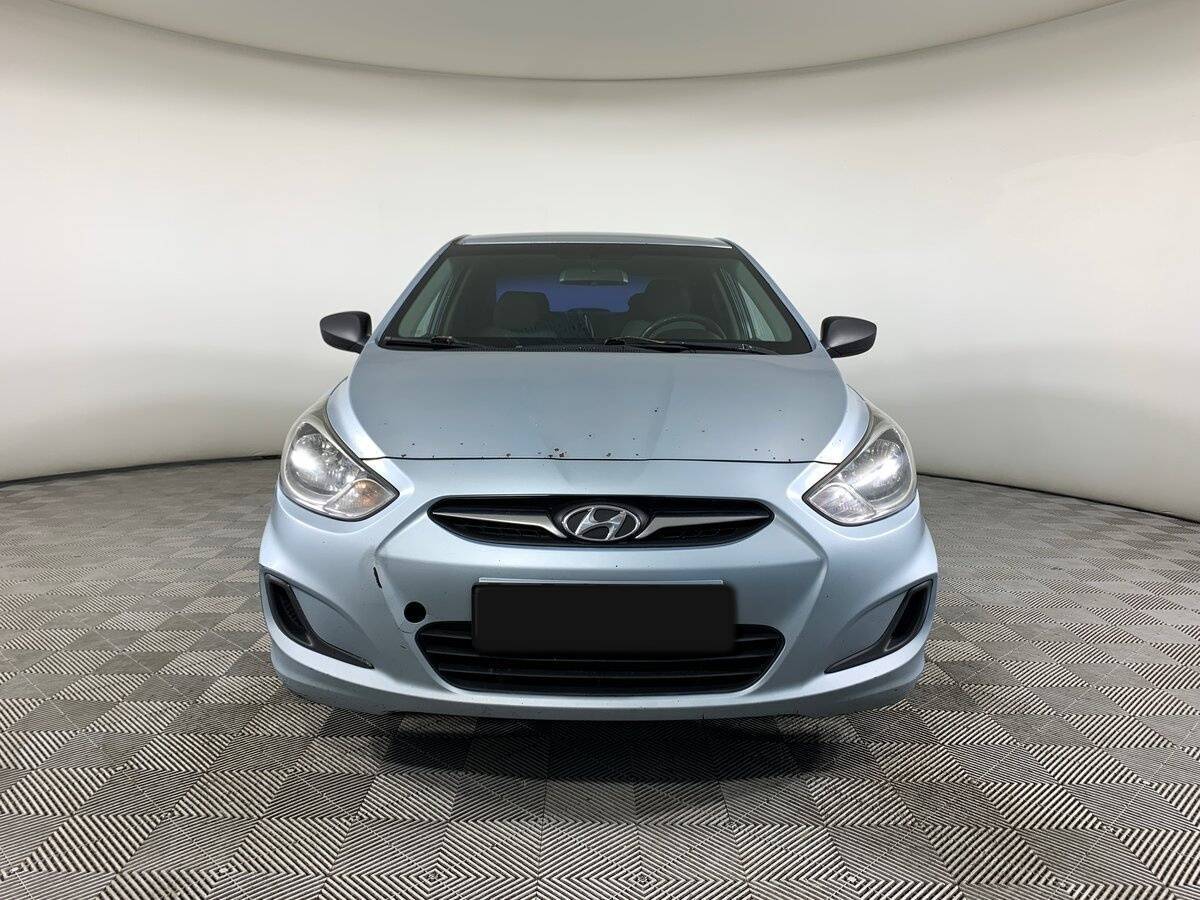 Hyundai Solaris с пробегом — 2011 год. Фото: #1