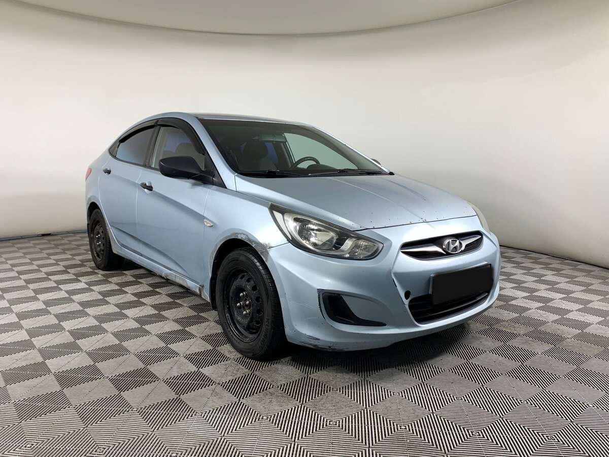 Hyundai Solaris с пробегом — 2011 год. Фото: #2