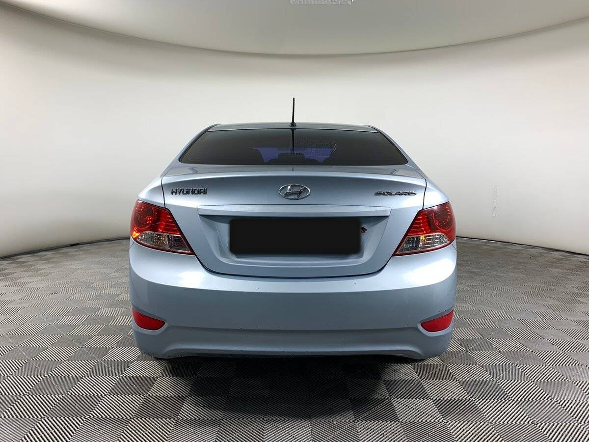 Hyundai Solaris с пробегом — 2011 год. Фото: #5