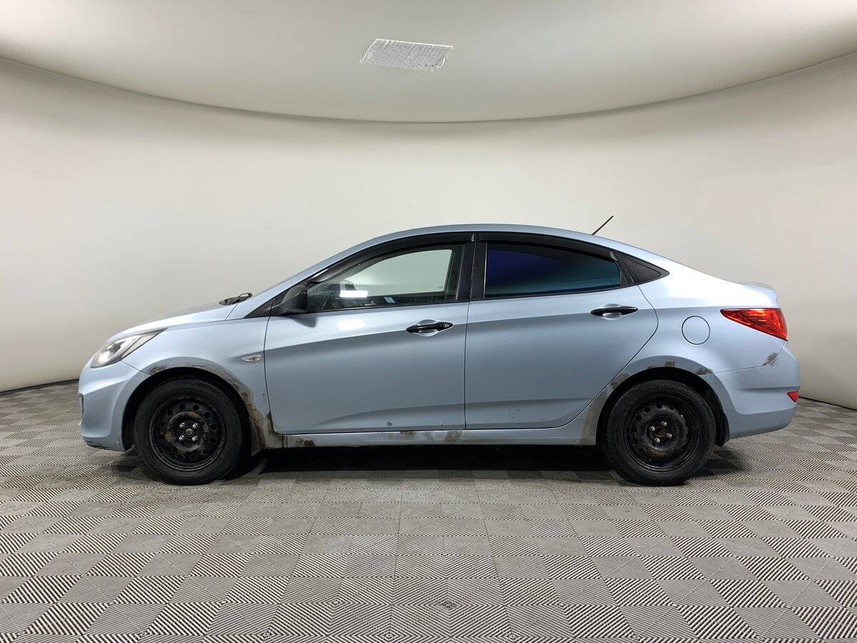 Hyundai Solaris с пробегом — 2011 год. Фото: #7