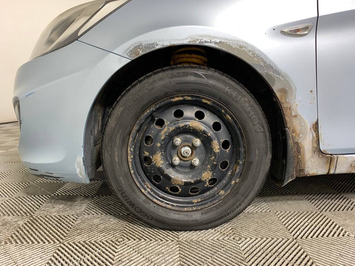 Hyundai Solaris с пробегом — 2011 год. Фото: #8