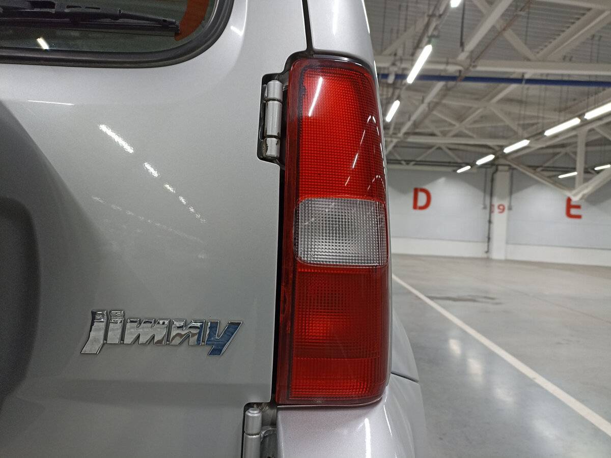 Suzuki Jimny с пробегом — 2013 год. Фото: #8