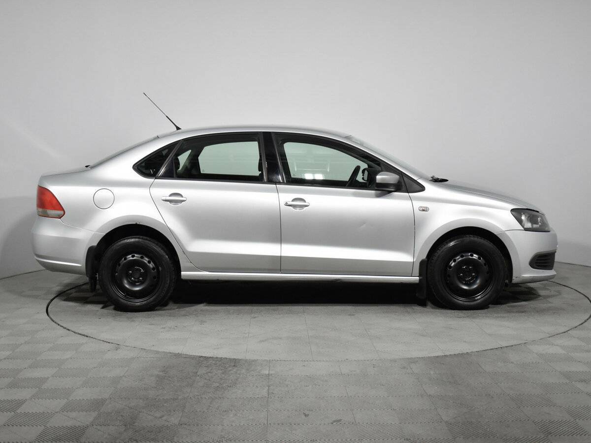 Volkswagen Polo с пробегом — 2011 год. Фото: #3