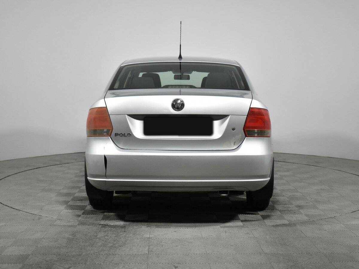 Volkswagen Polo с пробегом — 2011 год. Фото: #5