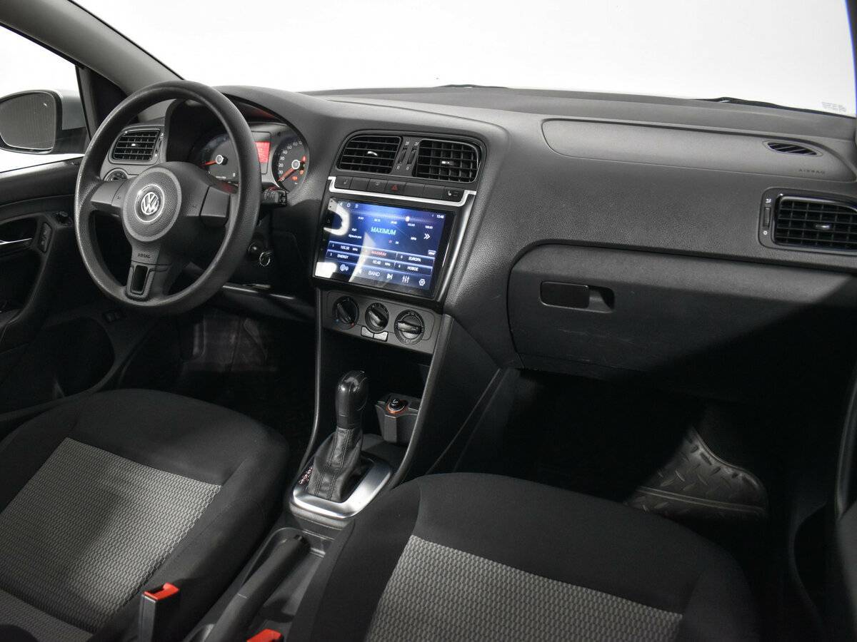 Volkswagen Polo с пробегом — 2011 год. Фото: #9