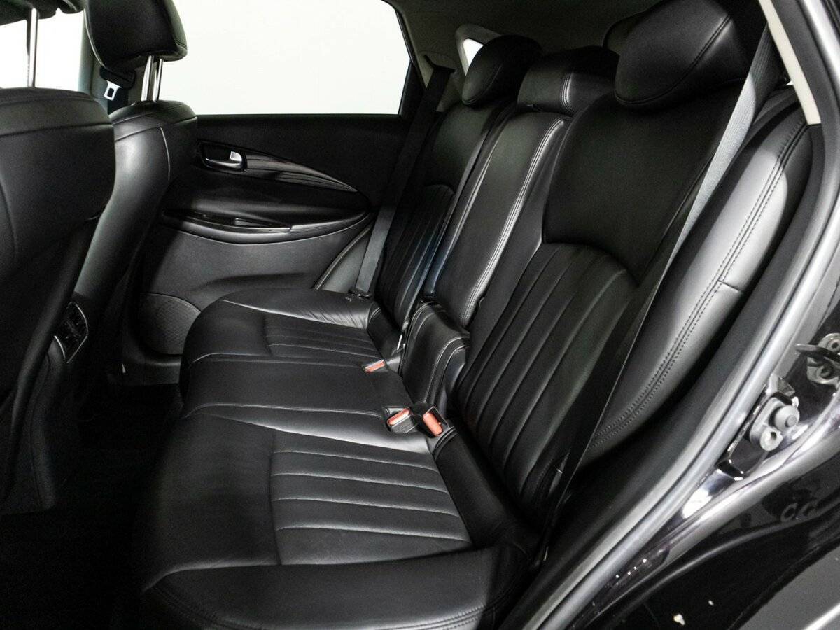 Infiniti EX с пробегом — 2011 год. Фото: #9