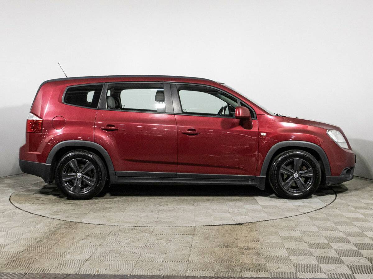 Chevrolet Orlando с пробегом — 2012 год. Фото: #3