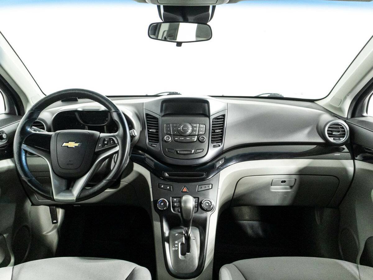 Chevrolet Orlando с пробегом — 2012 год. Фото: #12
