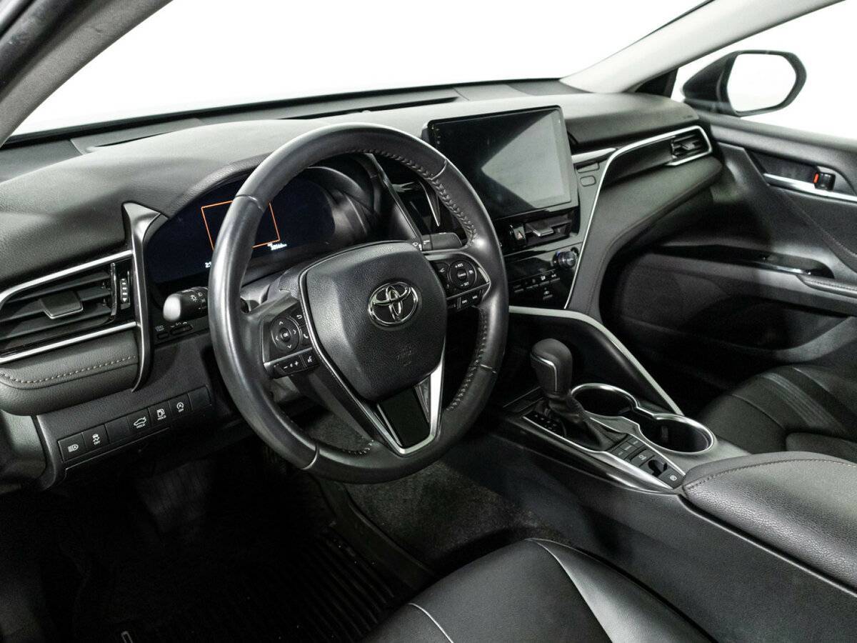 Toyota Camry с пробегом — 2022 год. Фото: #10