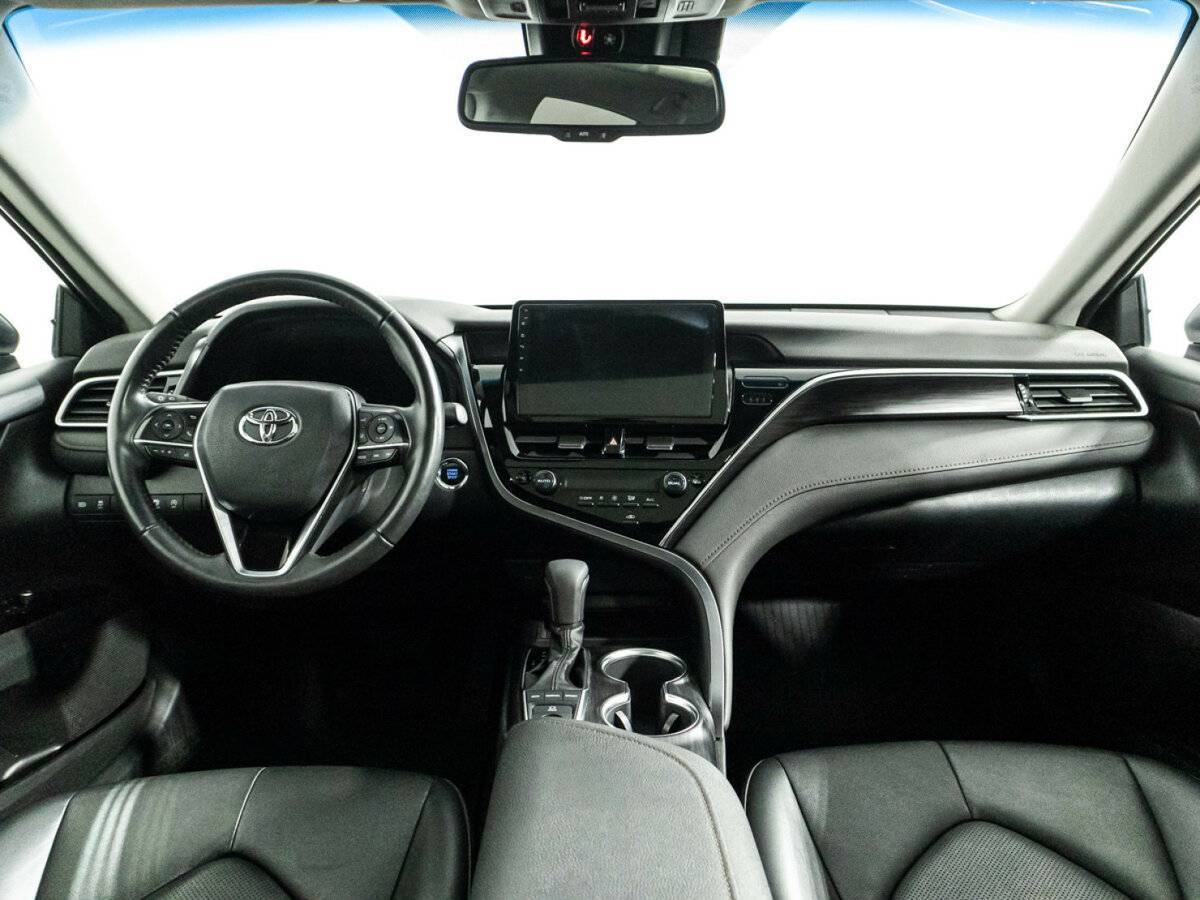 Toyota Camry с пробегом — 2022 год. Фото: #12