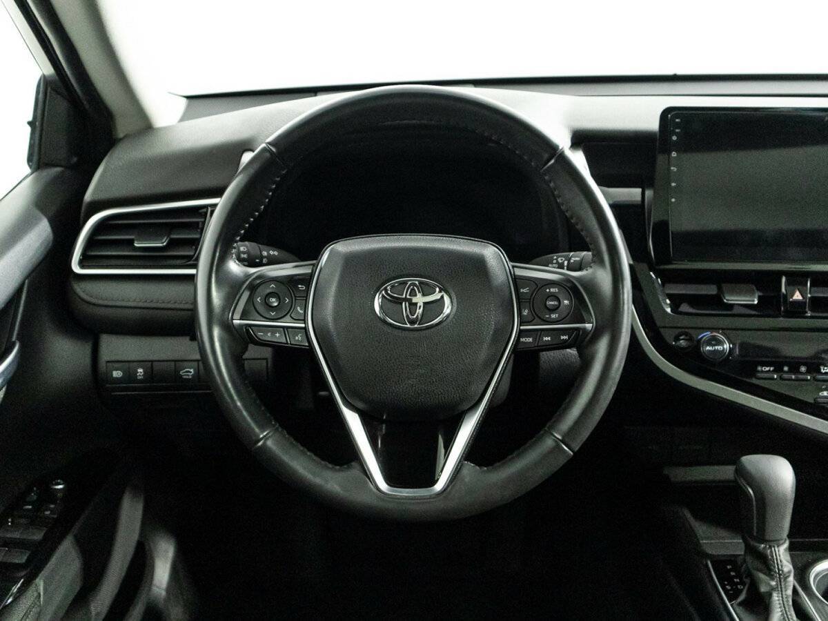 Toyota Camry с пробегом — 2022 год. Фото: #21