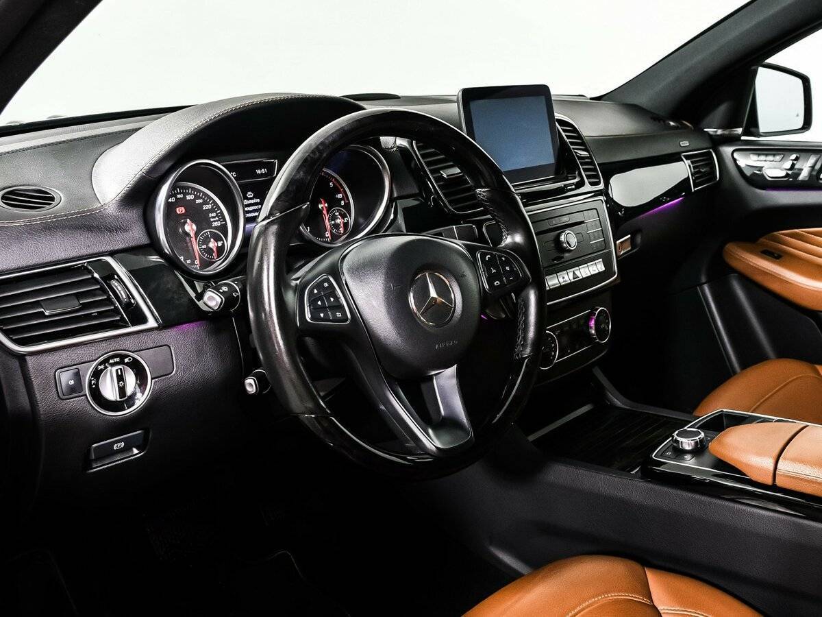 Mercedes-Benz GLE с пробегом — 2017 год. Фото: #11