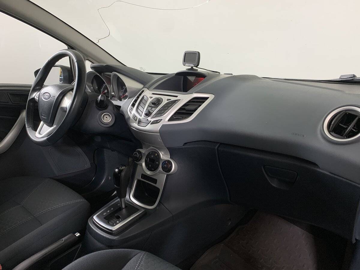 Ford Fiesta с пробегом — 2011 год. Фото: #13