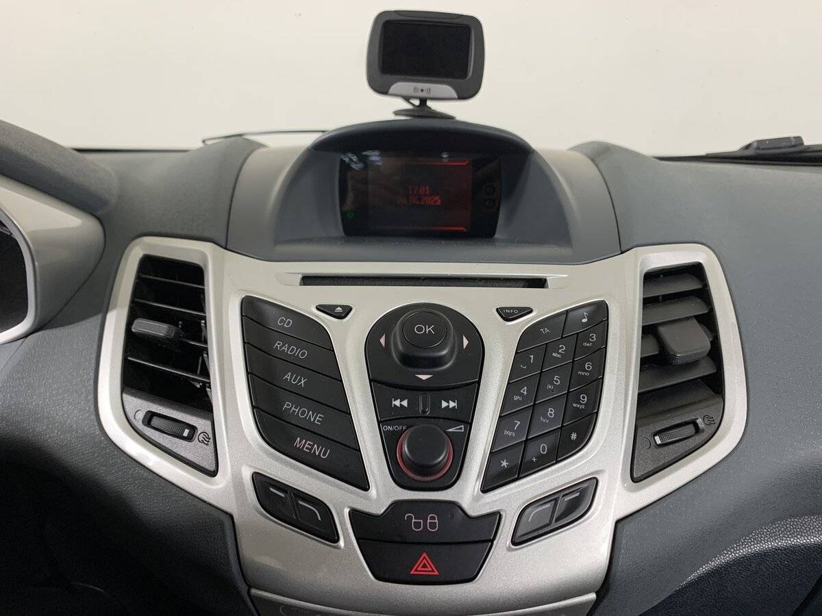 Ford Fiesta с пробегом — 2011 год. Фото: #15